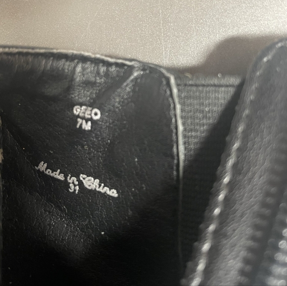 Donald J Pliner black kitten heel boots - Picture 11 of 12